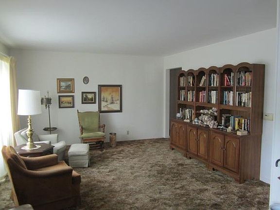 3rd image of 626 E Lincoln Ave