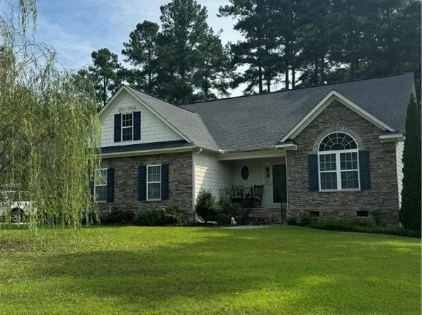 171 Orchard Falls Dr, Spring Lake, NC 28390