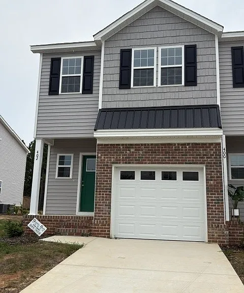 402 Caddie Ct — Photo 1