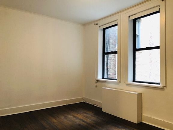 3rd image of 59 E 79th St #5A8