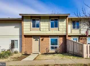 1115 Whitewater Pl, Herndon, VA 20170
