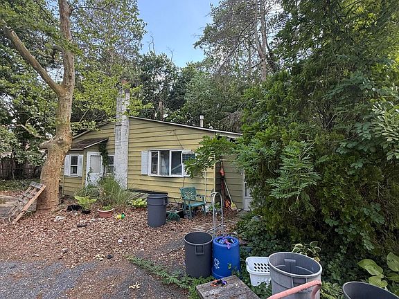 3rd image of 247 Tiller Avenue