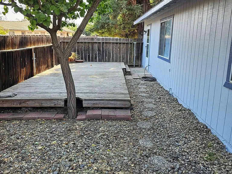 1748 E Beech Ave — Photo 11