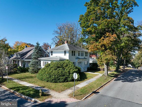 2nd image of 501 W Fairmount Ave