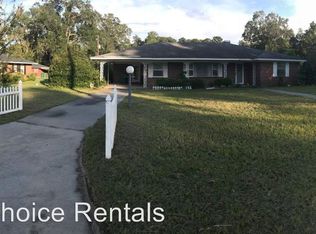 207 W 3rd St, Springfield, GA 31329