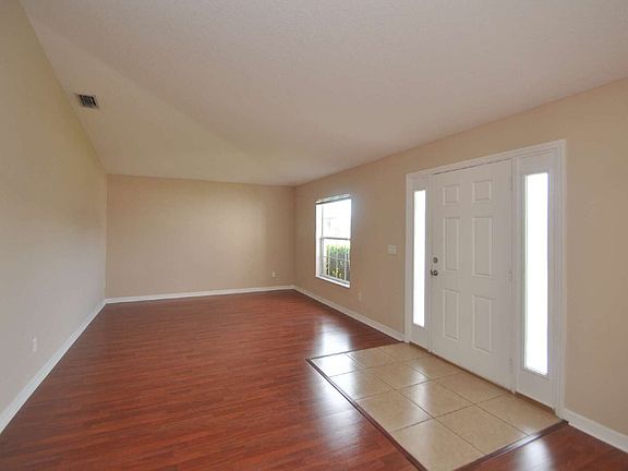 3rd image of 37 Louisburg Ln