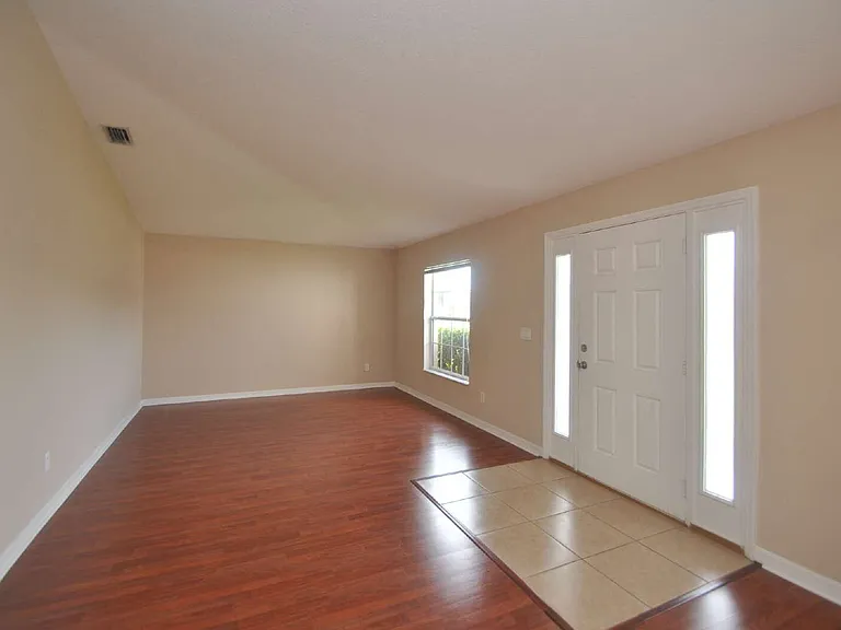 37 Louisburg Ln — Photo 3