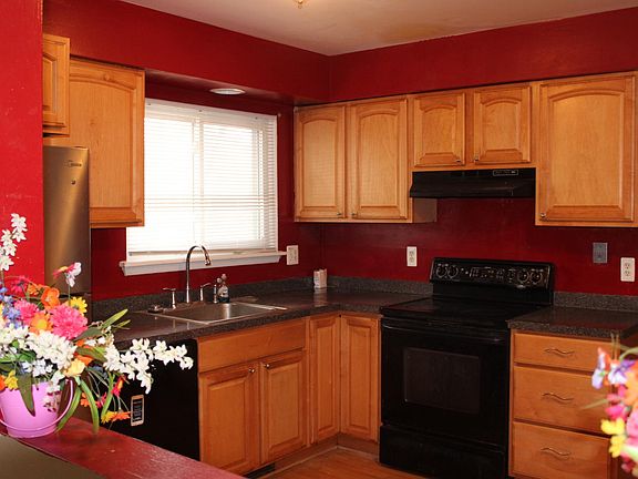 5th image of 1771 Sheffield Dr