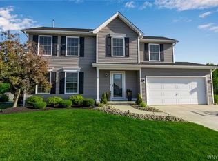 2 Magrum Ln, Lancaster, NY 14086