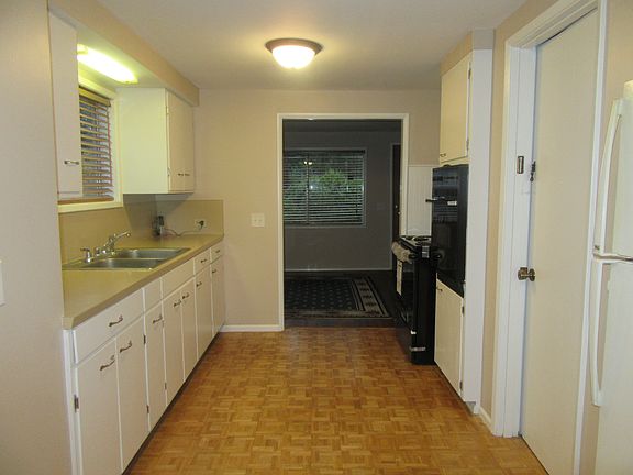 5th image of 1131 Hazel Ave NW
