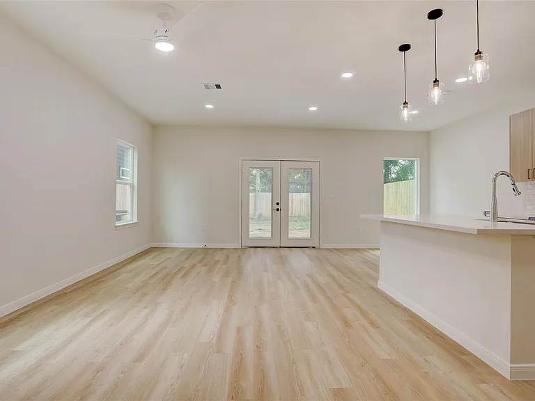 8314 Williamsdell St #A — Photo 4