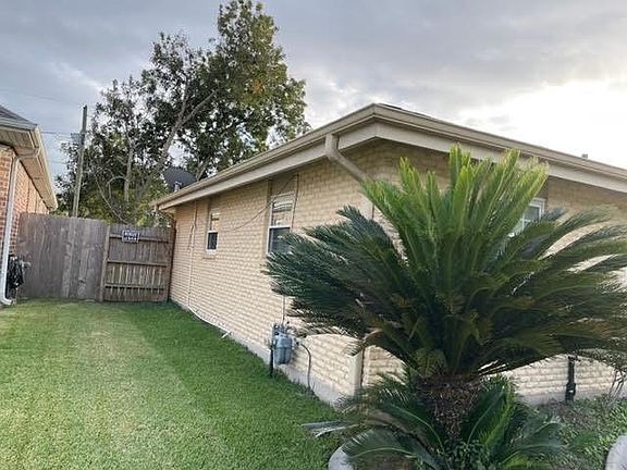 2nd image of 5229 Warwick Dr