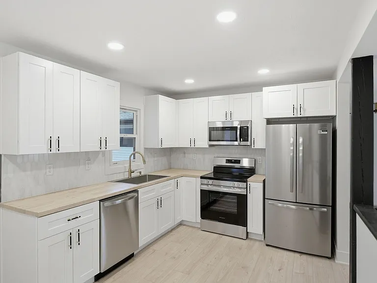149 Washington St — Photo 21