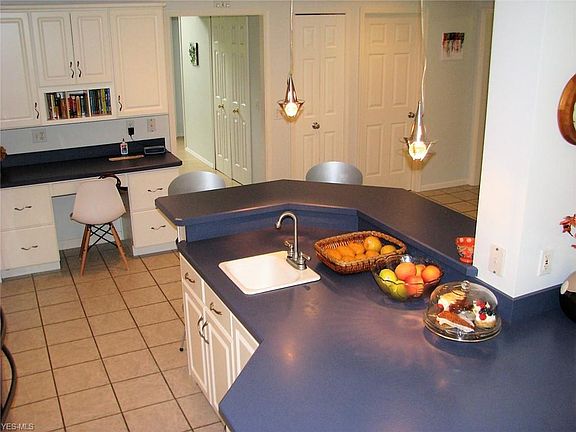 4th image of 35985 Brushwood Dr