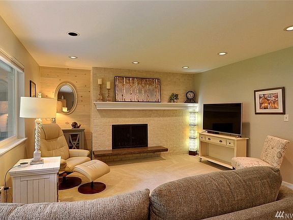 4th image of 5531 Bridgeport Way W Unit A
