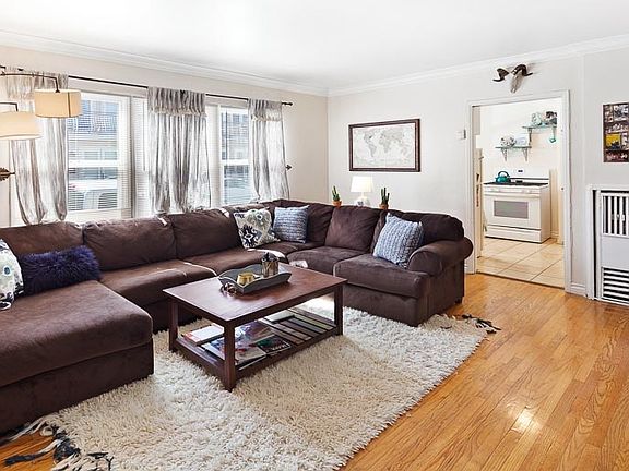 5th image of 33 Nieto Ave