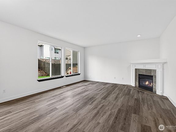 5th image of 18209 5th Avenue Ct E