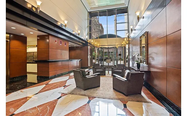 Sold by Compass | media 25