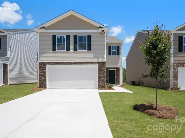 1407 5th Street Dr NE, Hickory, NC 28601