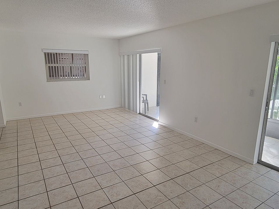 1st image of 160 Live Oak Woods Ct APT 4C