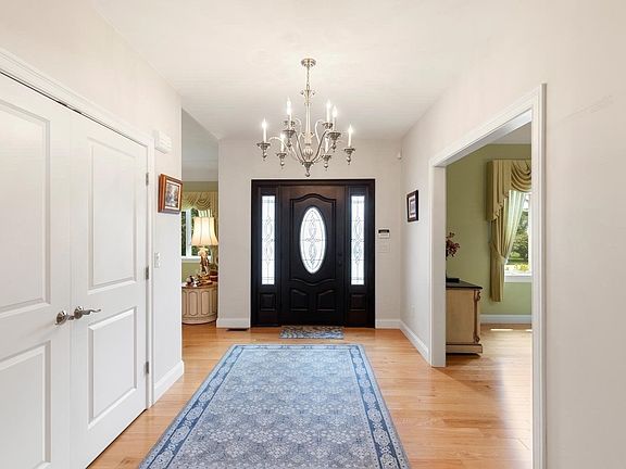 4th image of 30 Hampden Ave