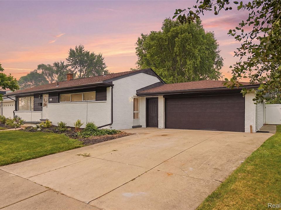 1st image of 22441 E Price Dr