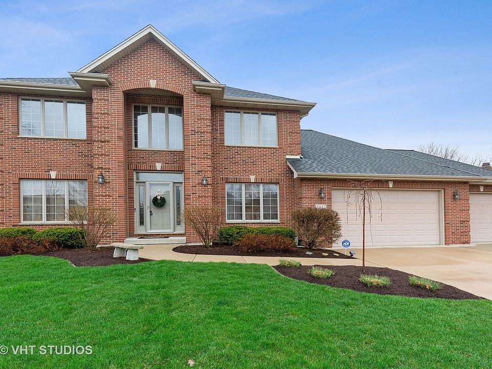Welcome to 1015 Wellington Court Sycamore IL This home is in an established neighborhood close to sc