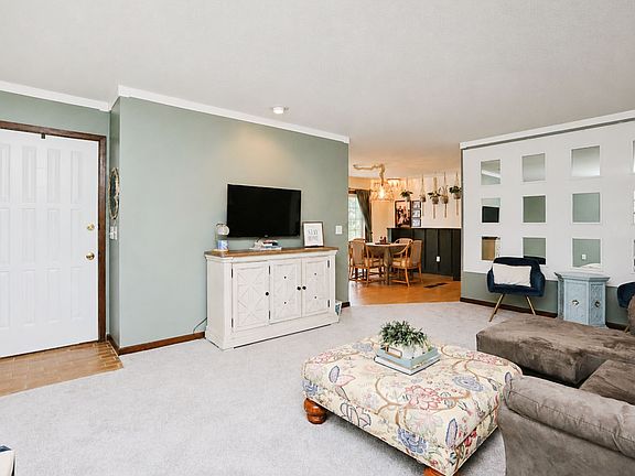 3rd image of 6154 Terrace Dr