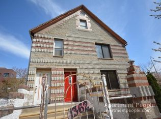 1362 W Evergreen Ave #1, Chicago, IL 60642