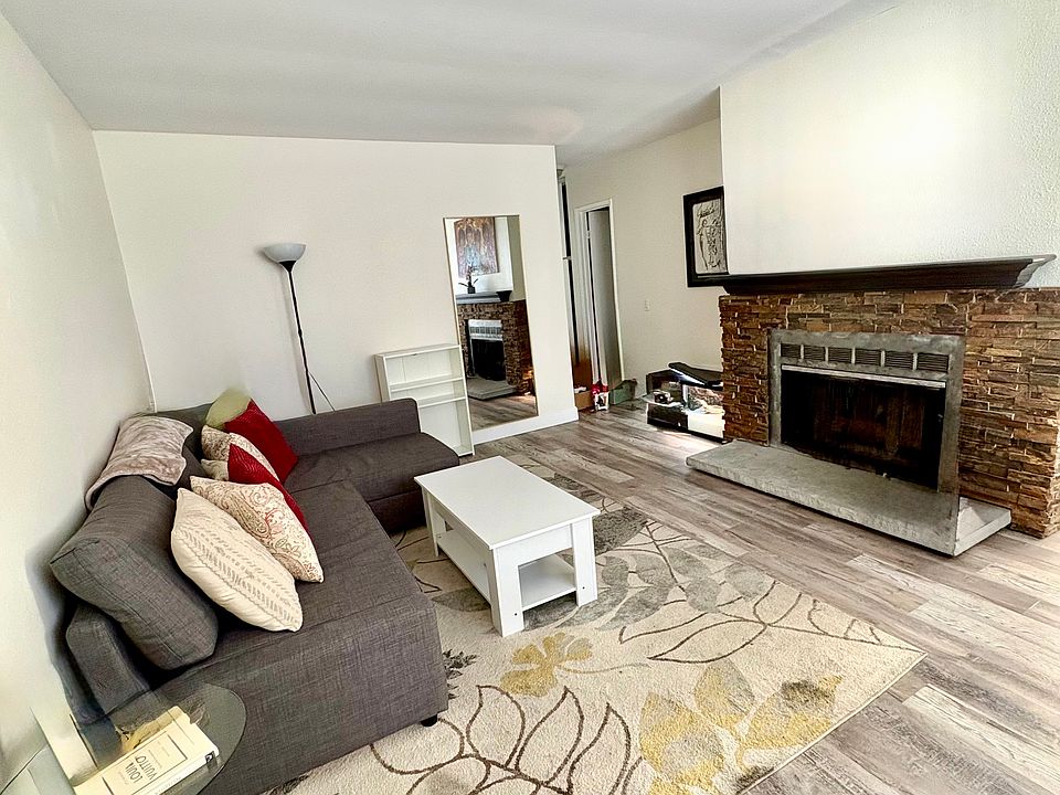 1st image of 4151 33rd St Unit 8