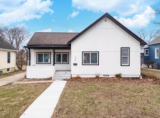 1006 N Morris Ave, Bloomington, IL 61701