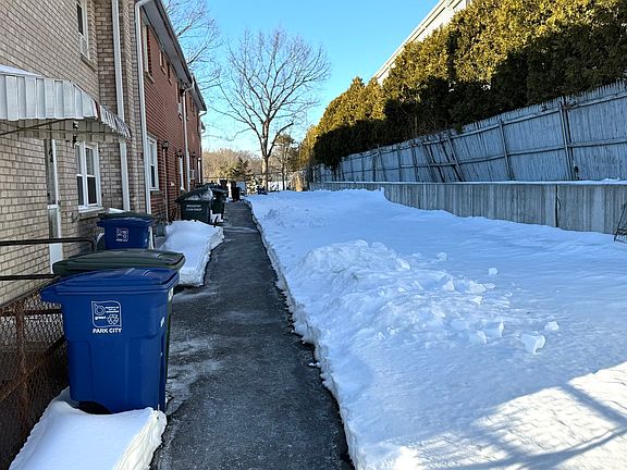 5th image of 82 Yaremich Dr