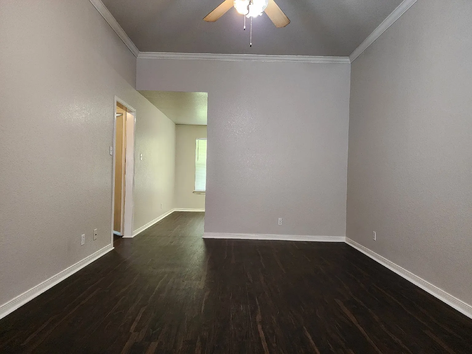 2 bed, 1.0 bath, 882 sqft, $975 — Photo 3