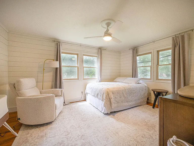 1835 Hillview Dr — Photo 21