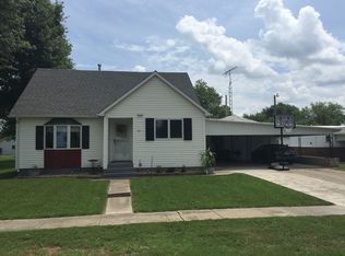 352 N Second St, Ashley, IL 62808