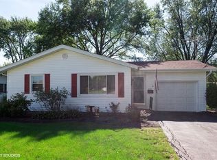420 W State St, North Aurora, IL 60542
