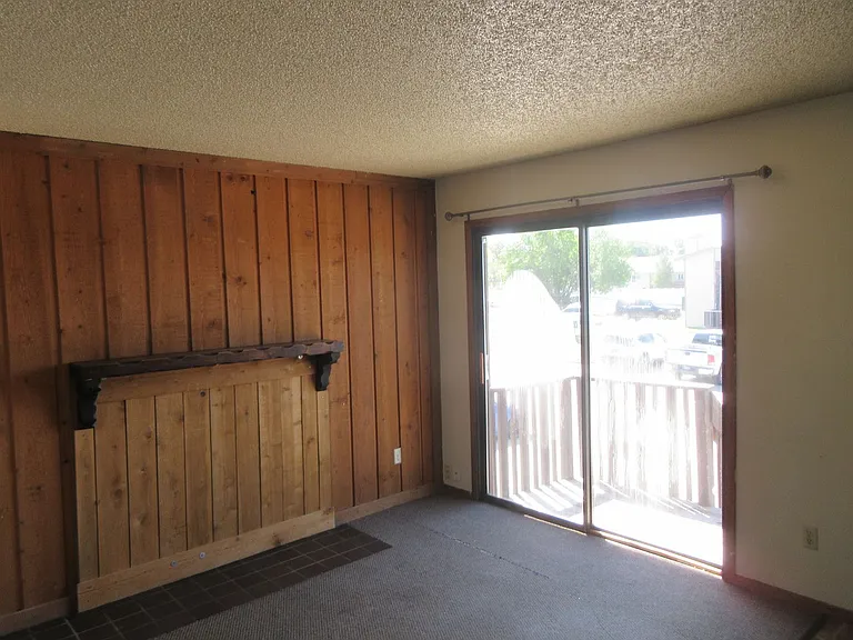 1433 Eagles Nest Cir #A — Photo 4