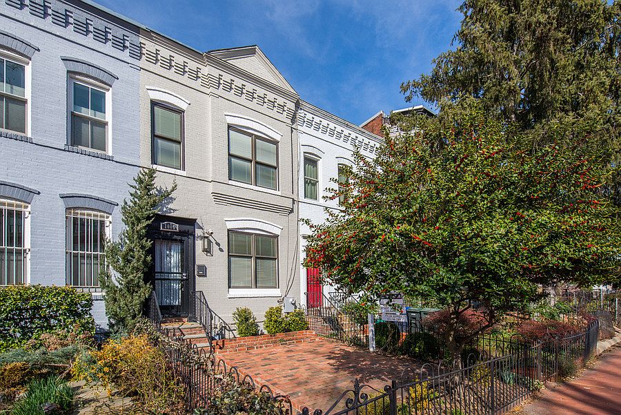 1006 G Street SE