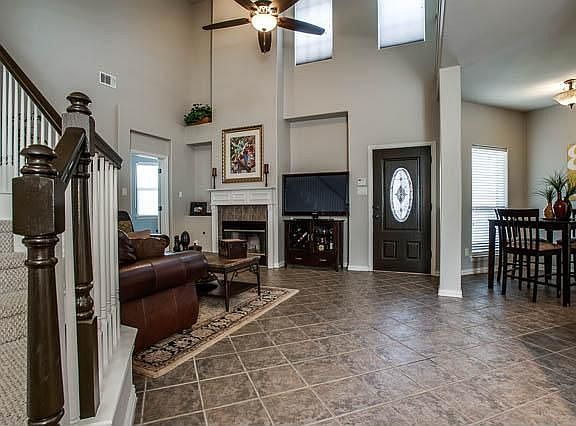 3rd image of 126 Turnberry Ln