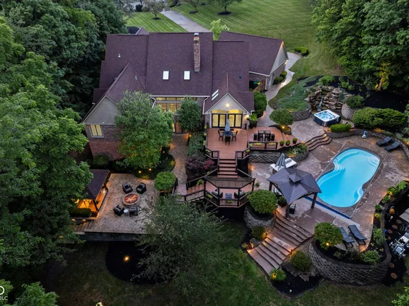 8283 Thoroughbred Ct, Indianapolis, IN 46278