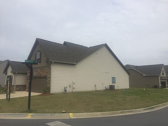 3rd image of 28 Stadelman Ct