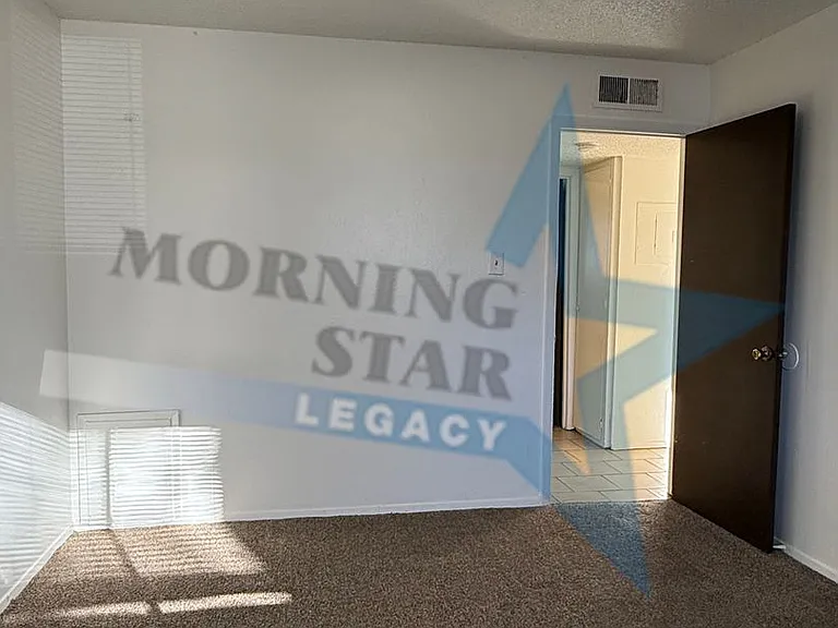 Puerta Del Sol Apartments — Photo 13