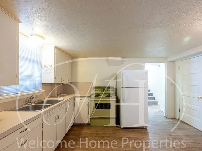 427 SW Bade Ave — Photo 14