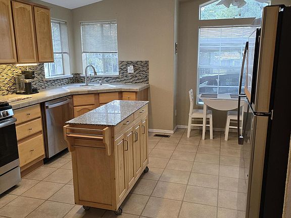 3rd image of 76 Oakmont St