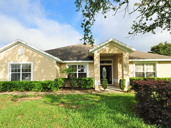 2nd image of 36323 Darien Ct