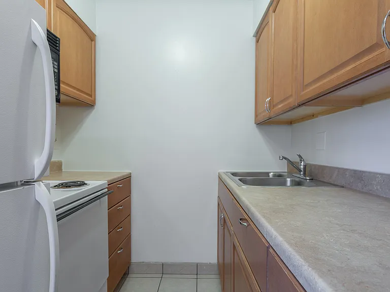 Ryan Place Apartments — Photo 9