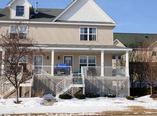 2898 Clover Ridge Dr, Chaska, MN 55318