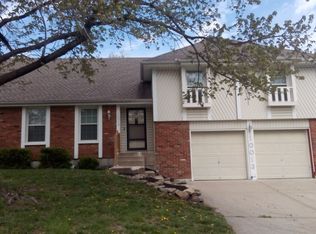 10013 N Harrison Dr, Kansas City, MO 64155