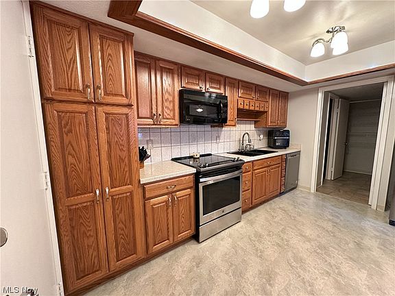 3rd image of 11680 Harbour Light Dr