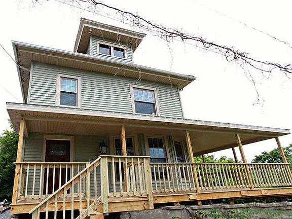3rd image of 44 Underwood Ave